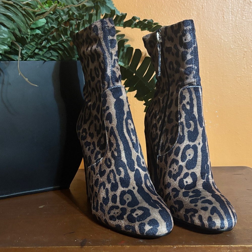 Steve Madden “Edit” Leopard Print Velvet Ankle Booties
